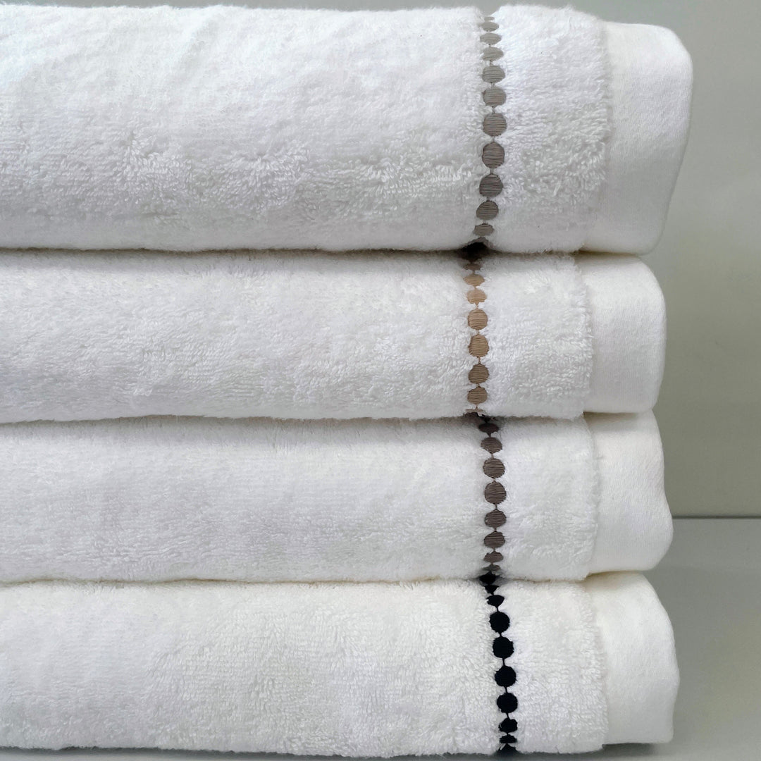 Toalla Bliss Algodón Puntos Bordada