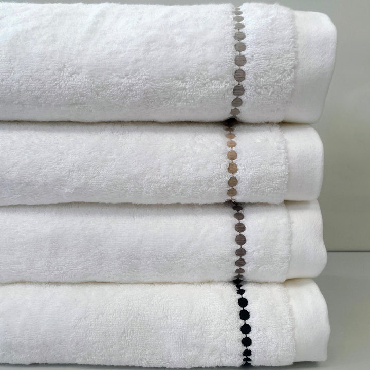 Toalla Bliss Algodón Puntos Bordada